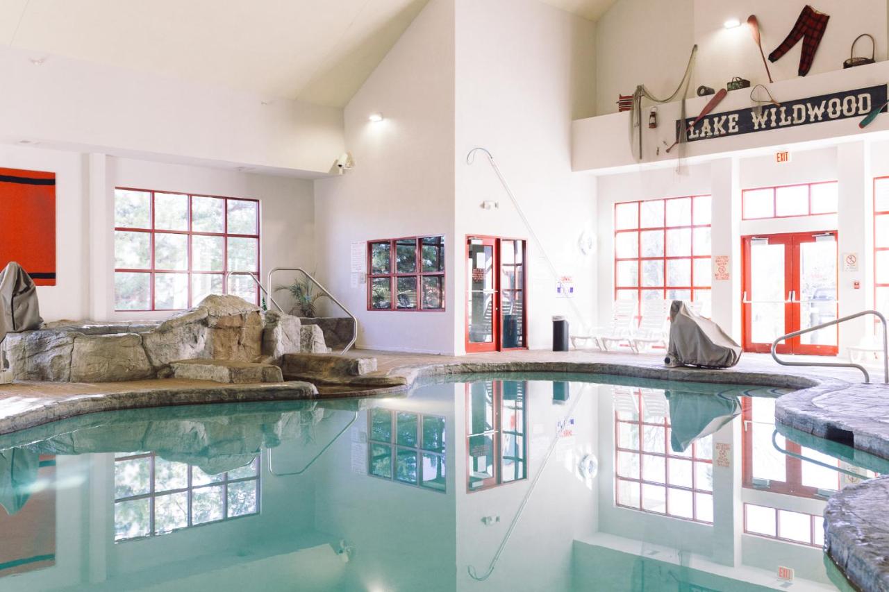 | Wildwood Lodge & Suites