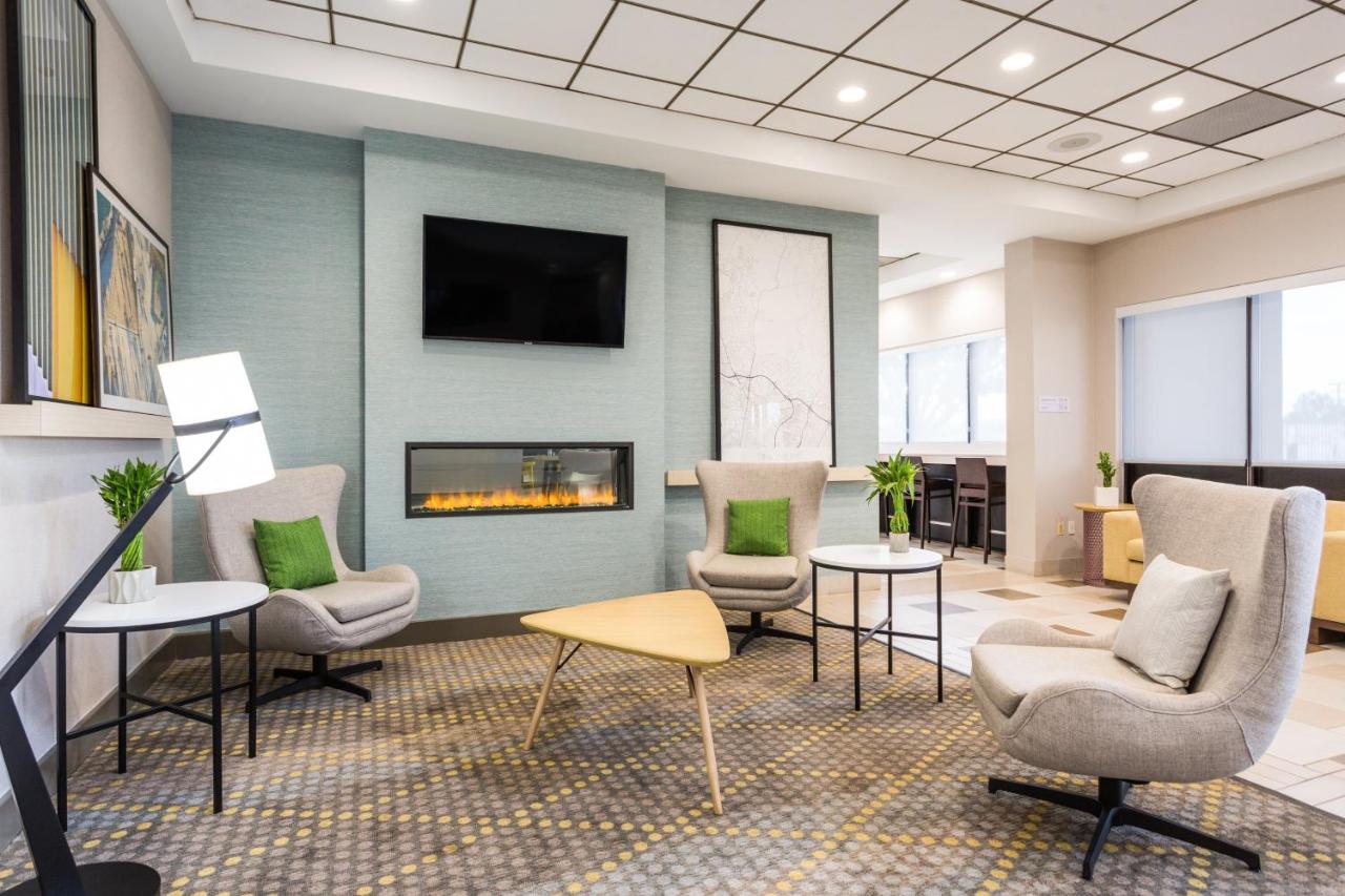 | Holiday Inn Timonium, an IHG Hotel