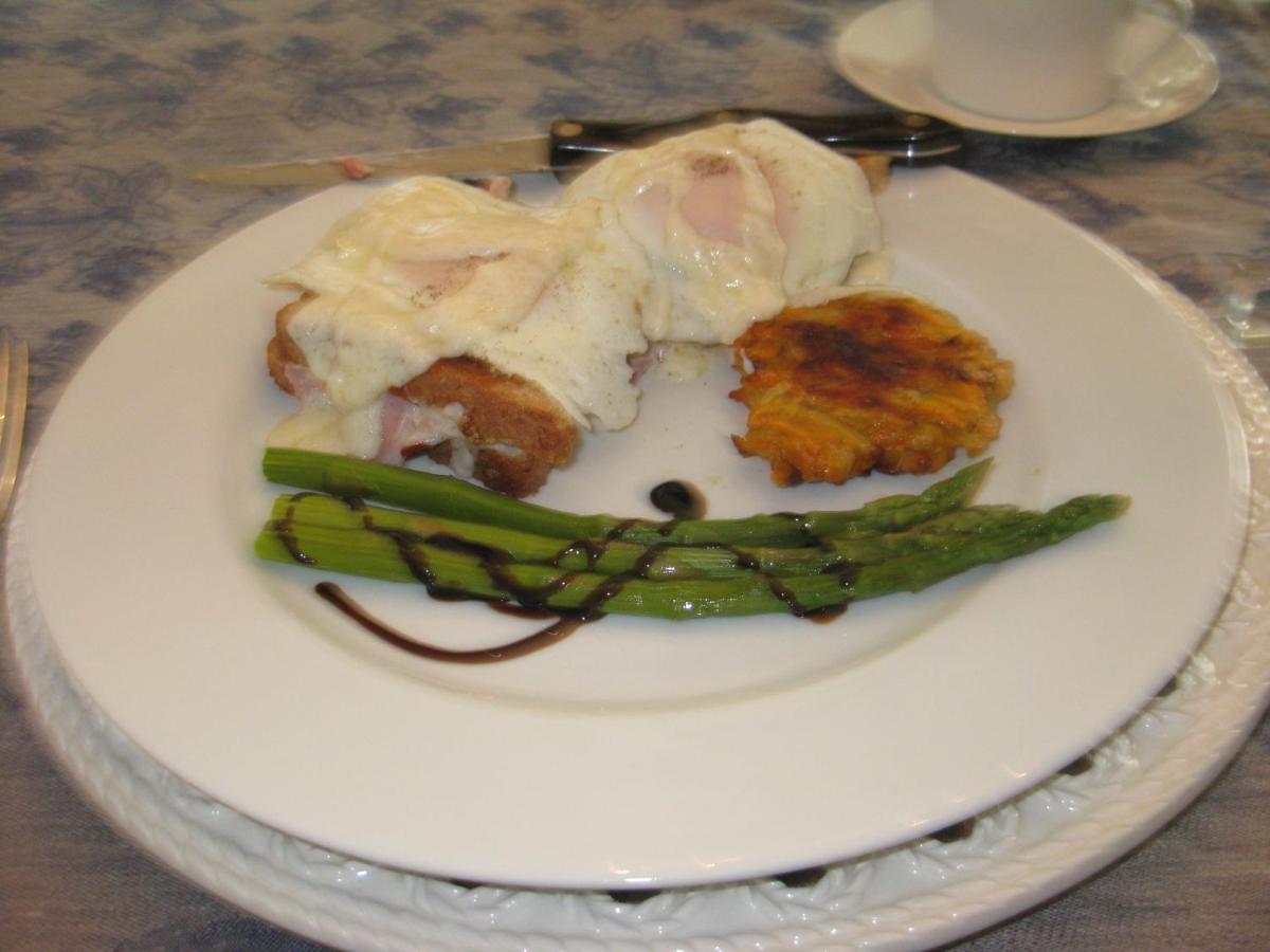| Riverside Gables Bed and Breakfast