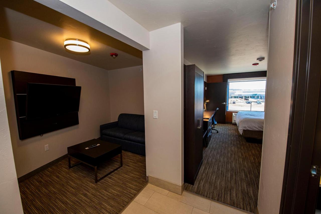  | Holiday Inn Express & Suites Colorado Springs AFA Northgate