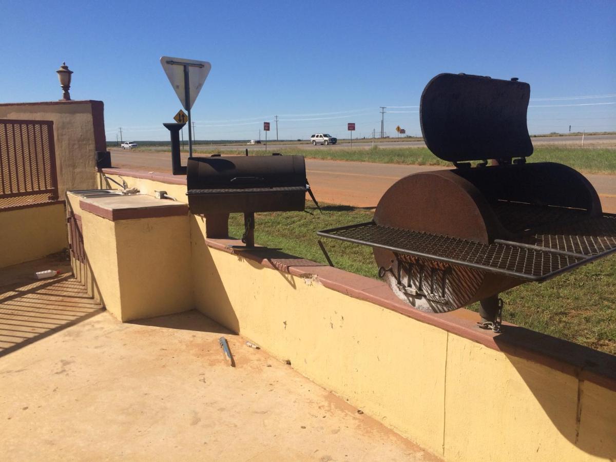  | Cotulla Executive Inn
