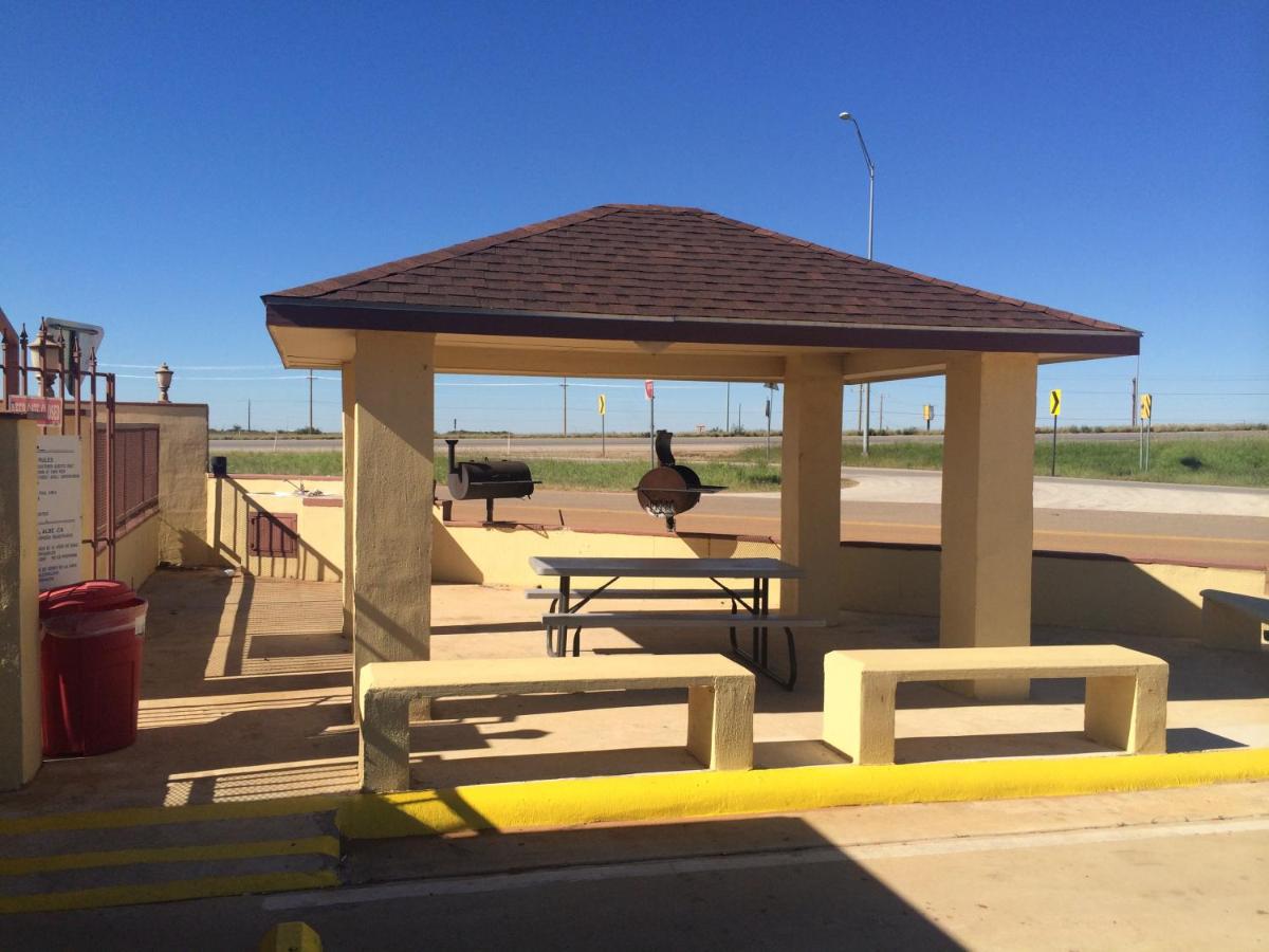  | Cotulla Executive Inn