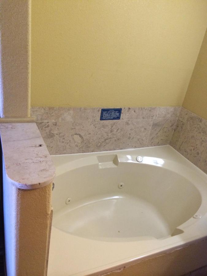  | Cotulla Executive Inn