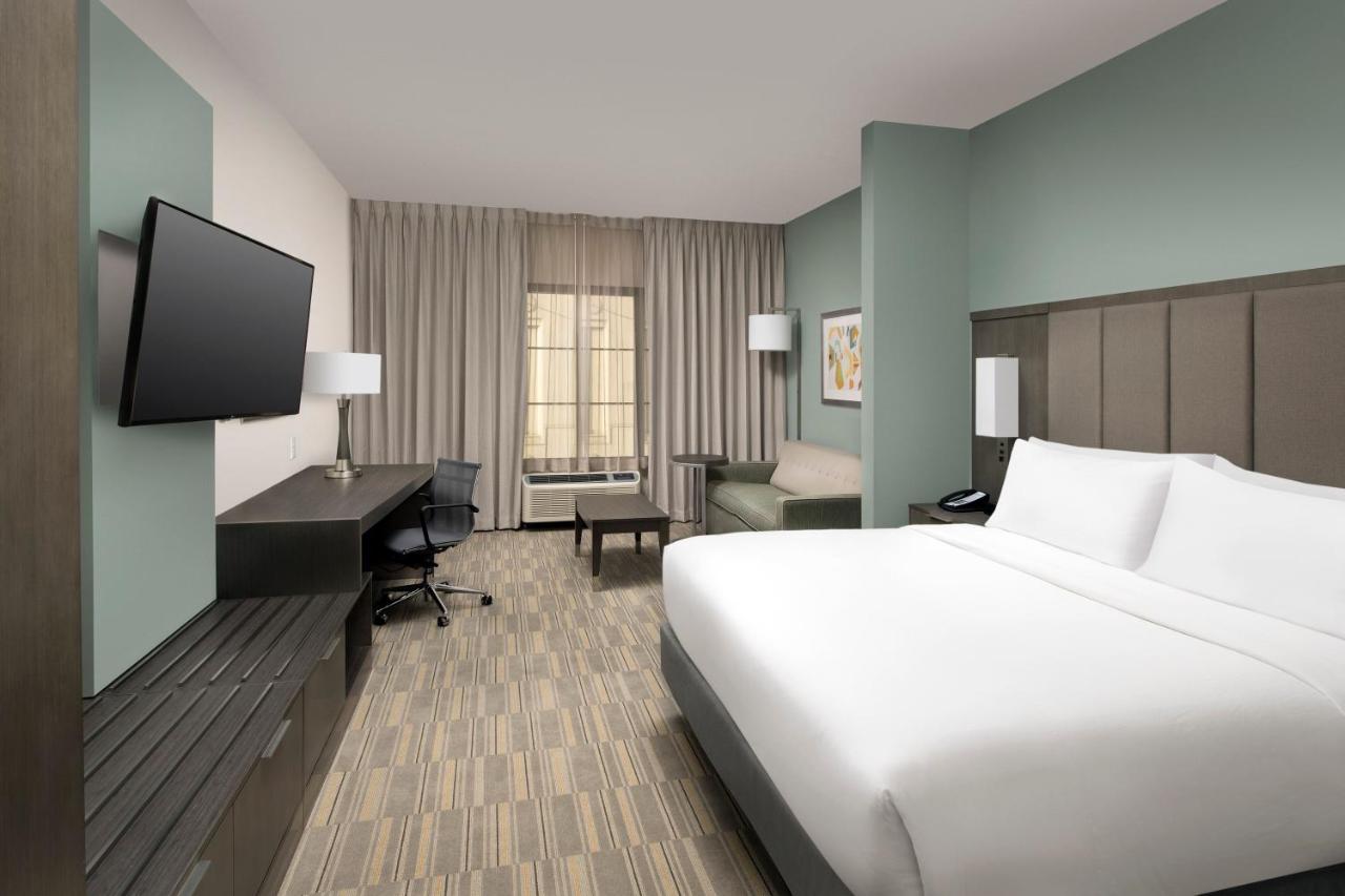  | Holiday Inn Express Pensacola Downtown, an IHG Hotel