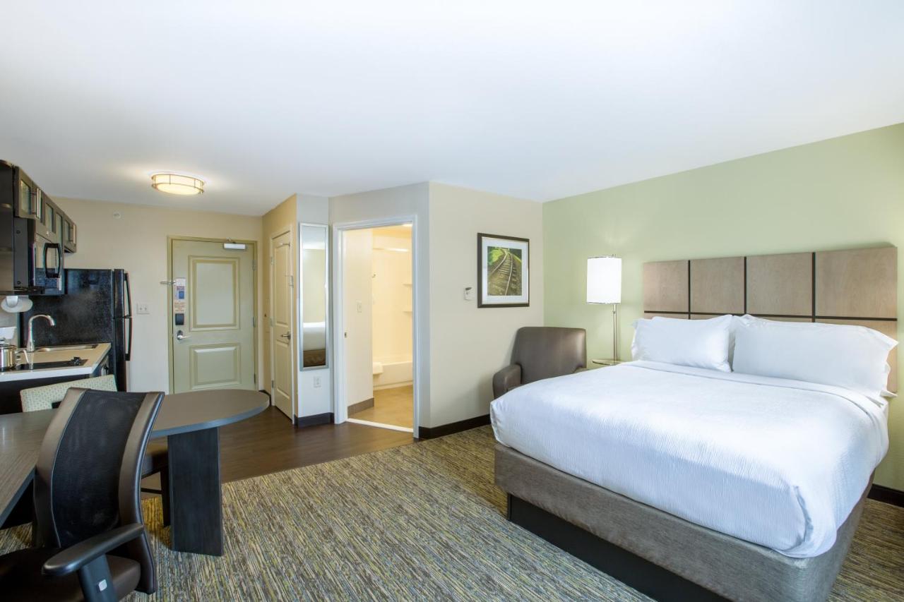 | Candlewood Suites - Omaha Millard Area, an IHG Hotel