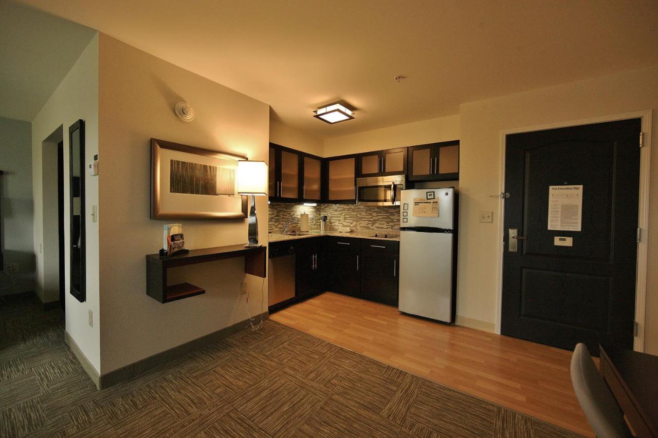 | Staybridge Suites Syracuse Liverpool, an IHG Hotel