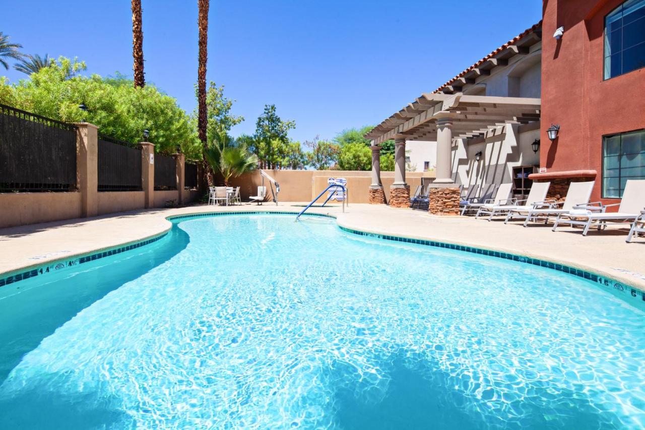  | Holiday Inn Express & Suites Rancho Mirage