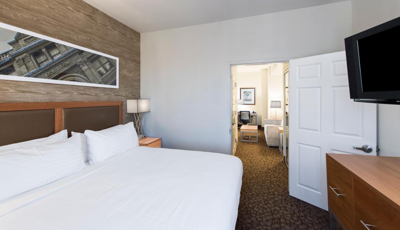 Suite at Holiday Inn Savannah Historic District, an IHG Hotel