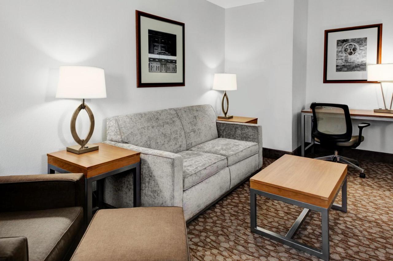 King Suite at Holiday Inn Savannah Historic District, an IHG Hotel