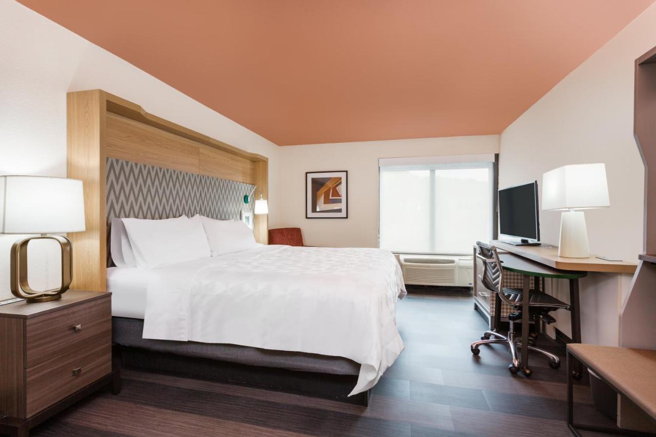 | Holiday Inn Timonium, an IHG Hotel