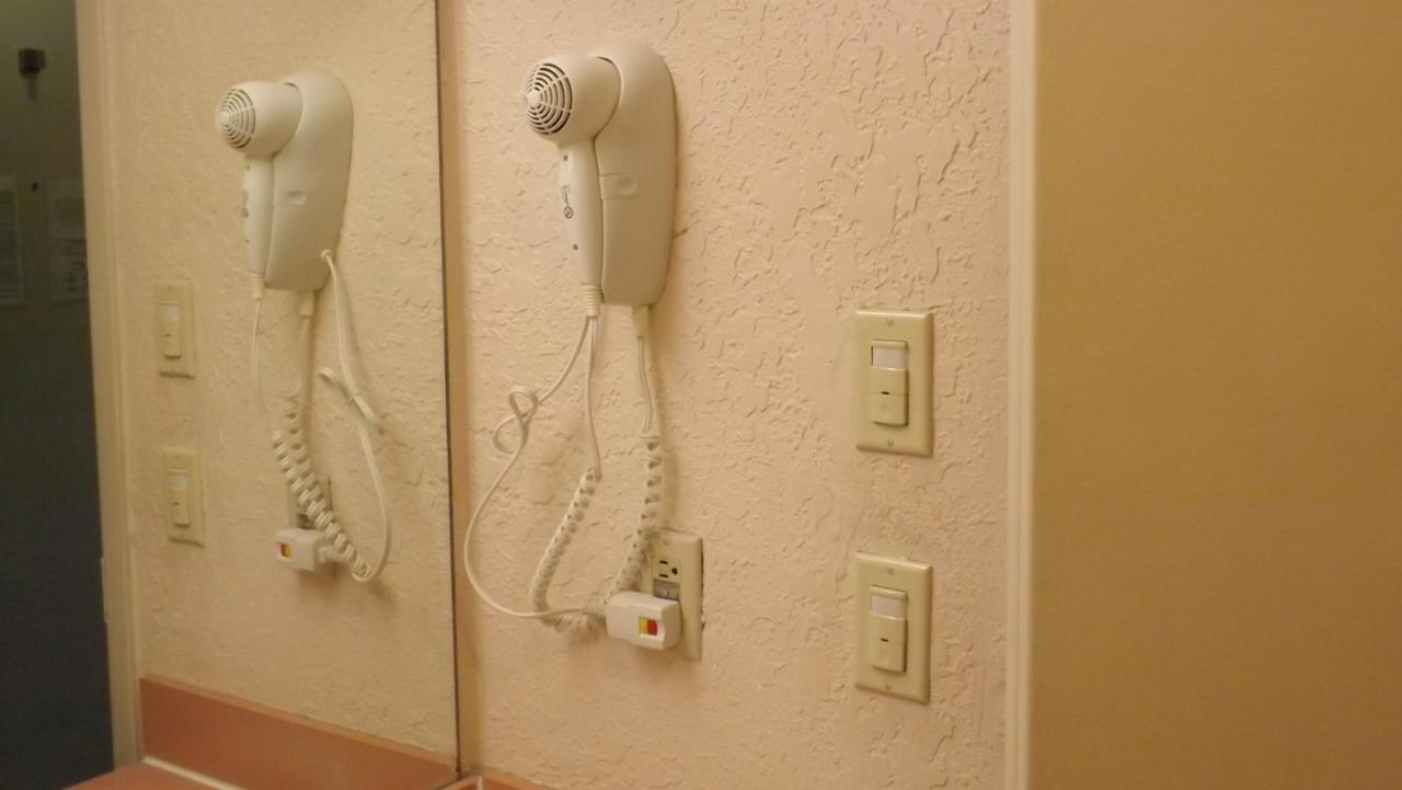 Double Room - Non-Smoking at KCI Lodge