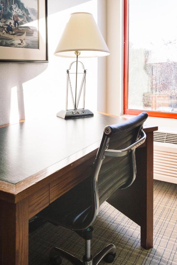  | Wildwood Lodge & Suites
