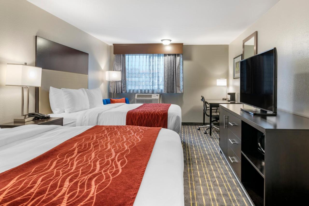 Queen Room with Two Queen Beds - Non-Smoking at Comfort Inn & Suites Tigard near Washington Square