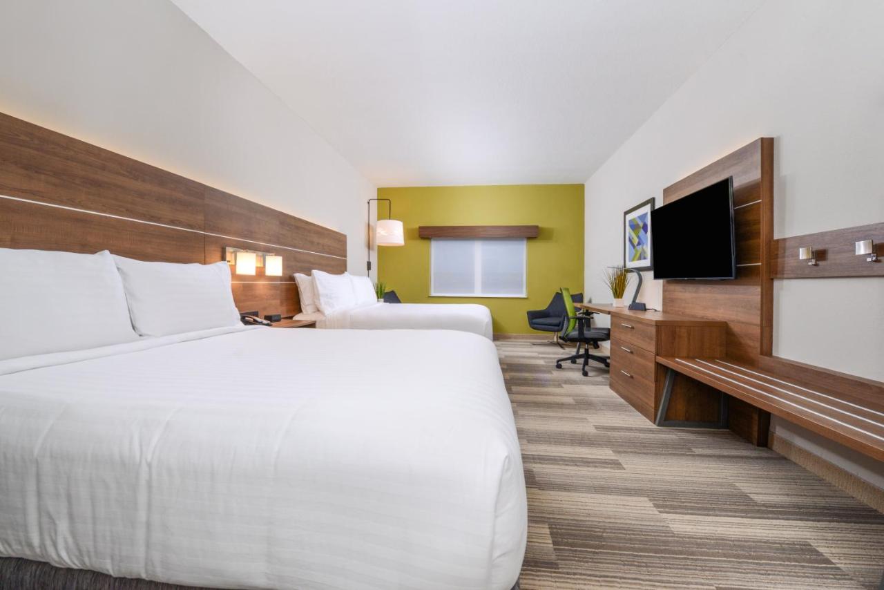  | Holiday Inn Express & Suites St. Petersburg - Seminole Area