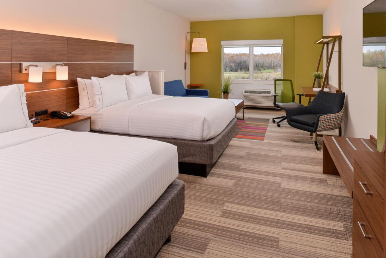 Suite - Mobility Access/Hearing Accessible at Holiday Inn Express & Suites St. Petersburg - Madeira Beach by IHG
