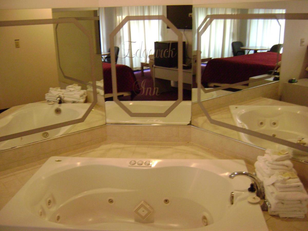 | Edgewick Inn