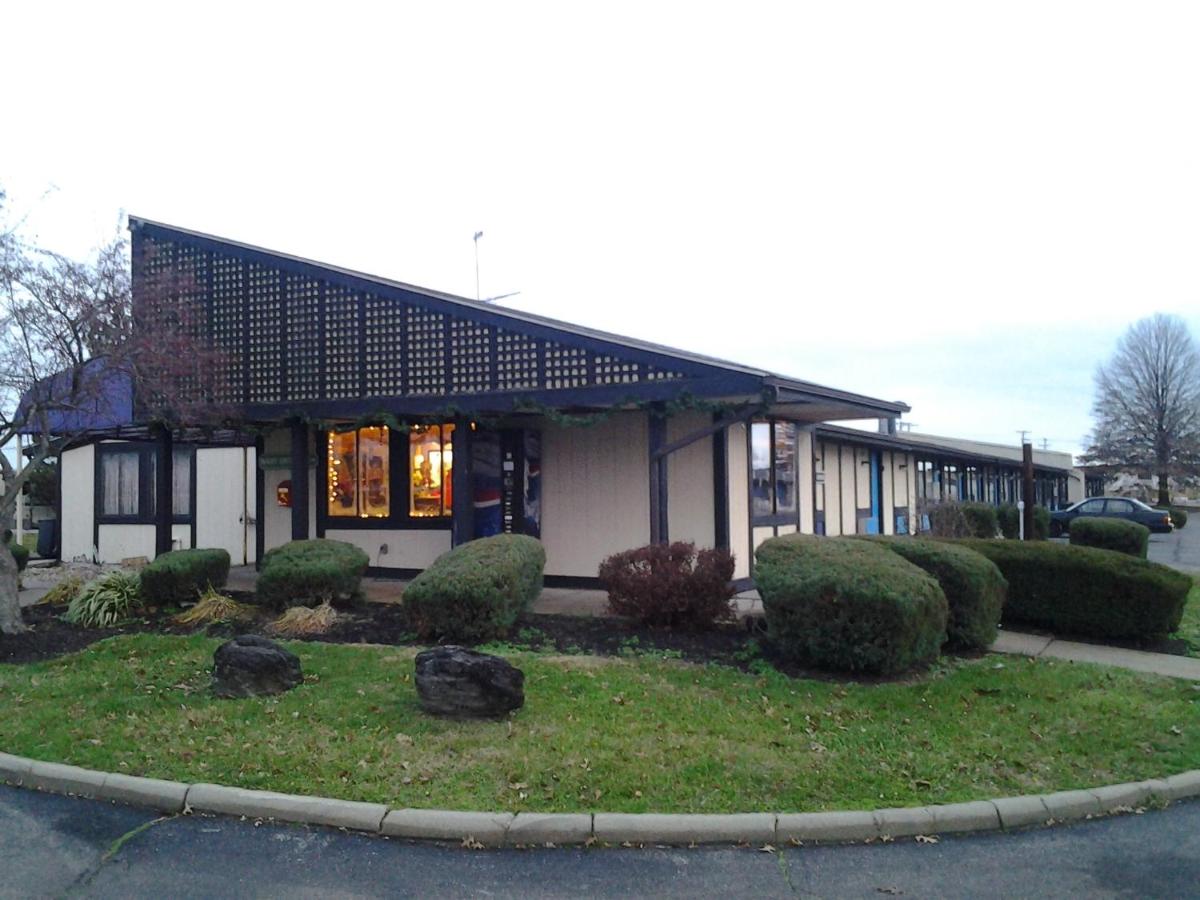 | Xenia Country Inn