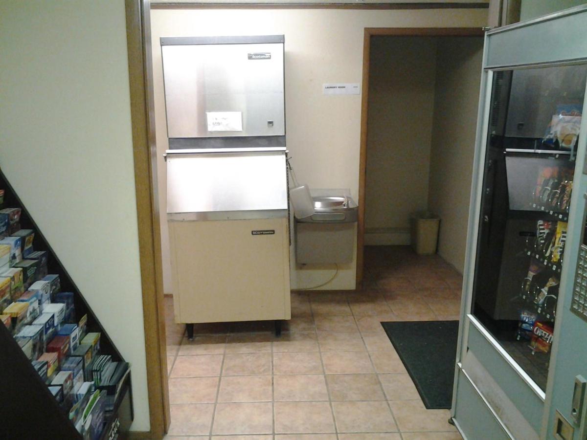  | Xenia Country Inn