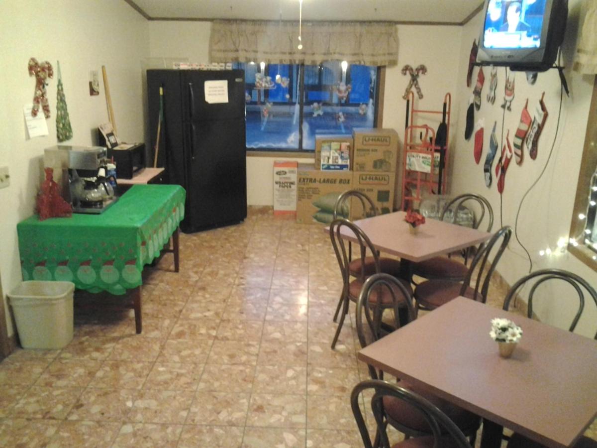 | Xenia Country Inn