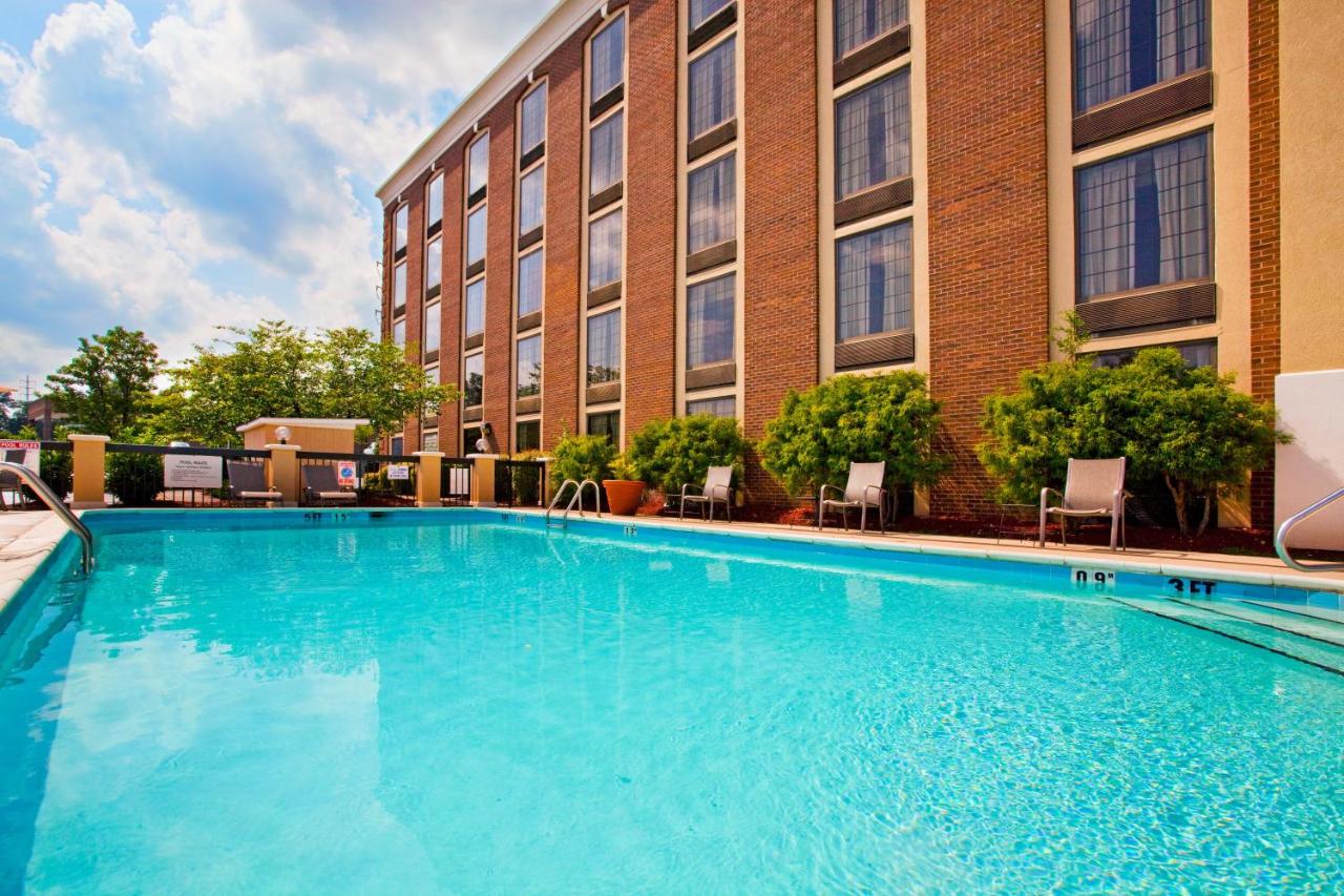 | Holiday Inn Express Winston-Salem Medical Ctr Area