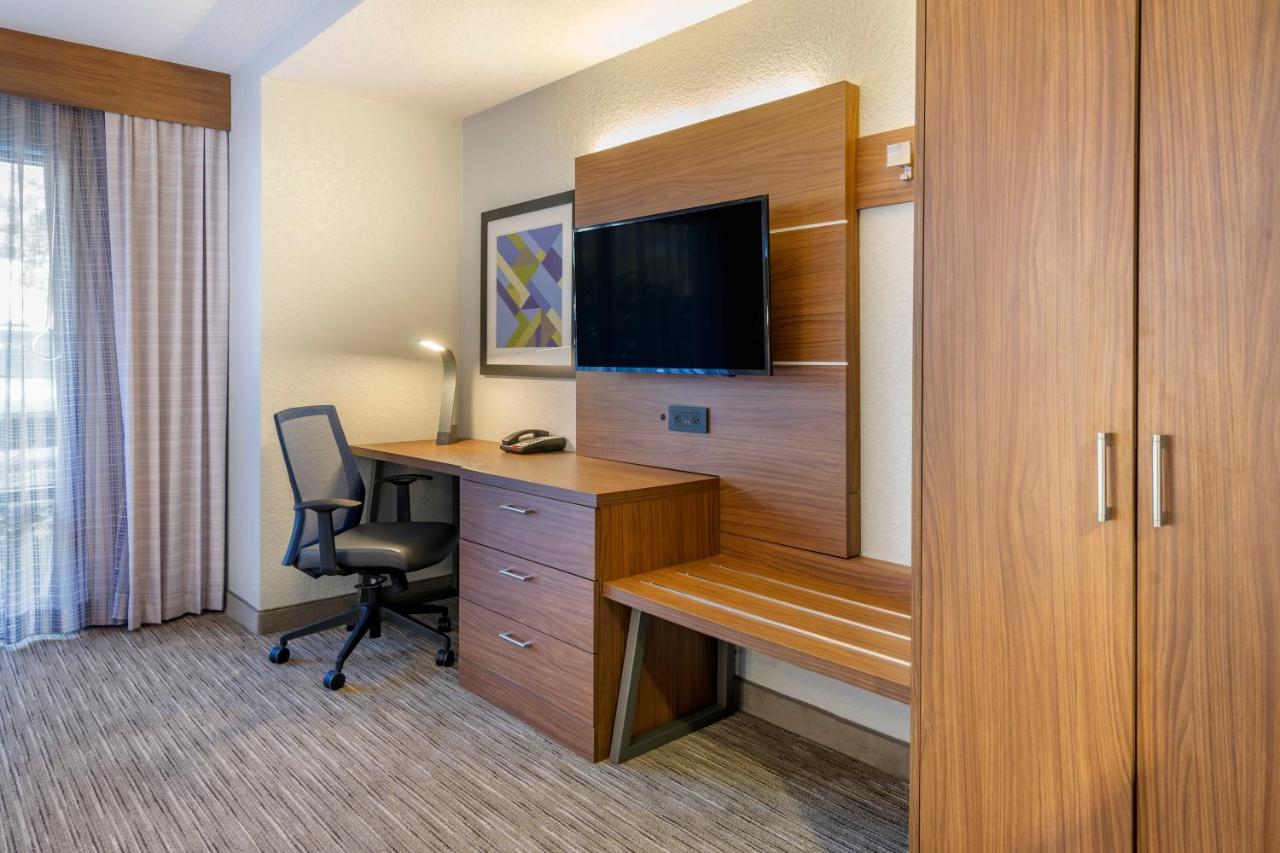 King Room - Non-Smoking at Holiday Inn Express Cape Coral-Fort Myers Area by IHG