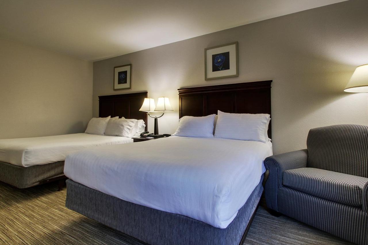 | Holiday Inn Express Hotel & Suites Middleboro Raynham, an IHG Hotel