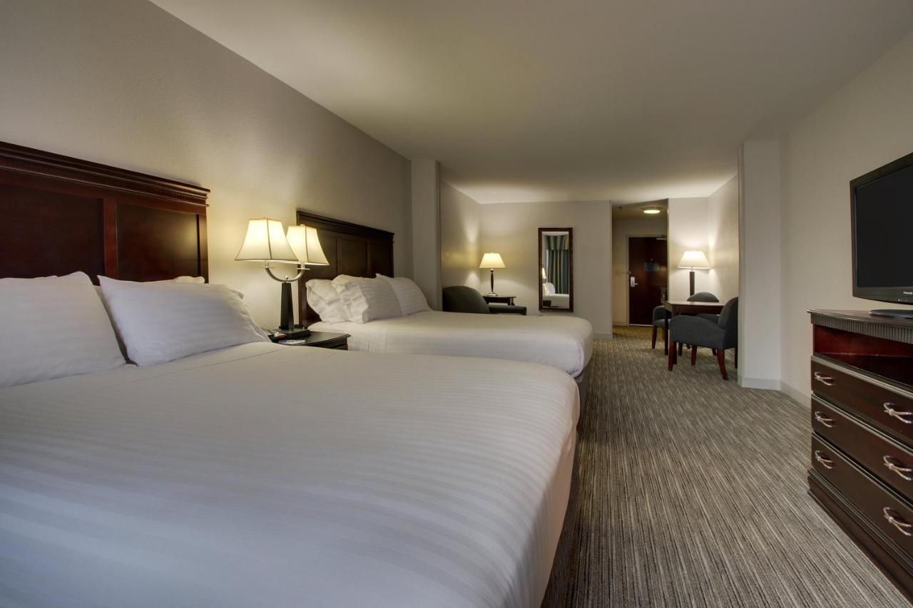 | Holiday Inn Express Hotel & Suites Middleboro Raynham, an IHG Hotel