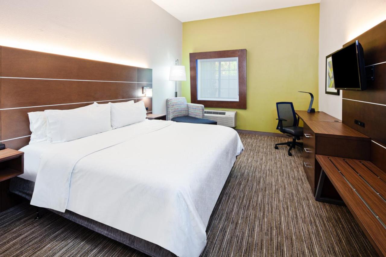  | Holiday Inn Express & Suites Rancho Mirage - Palm Spgs Area, an IHG Hotel