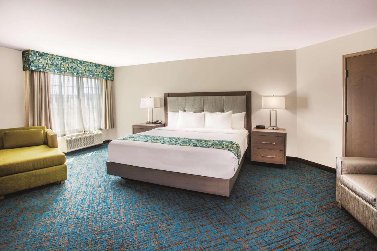 Deluxe One-Bedroom King Suite - Non-Smoking at La Quinta Inn & Suites by Wyndham St. Paul-Woodbury
