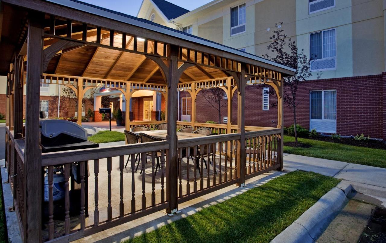 | Candlewood Suites Kansas City, an IHG Hotel