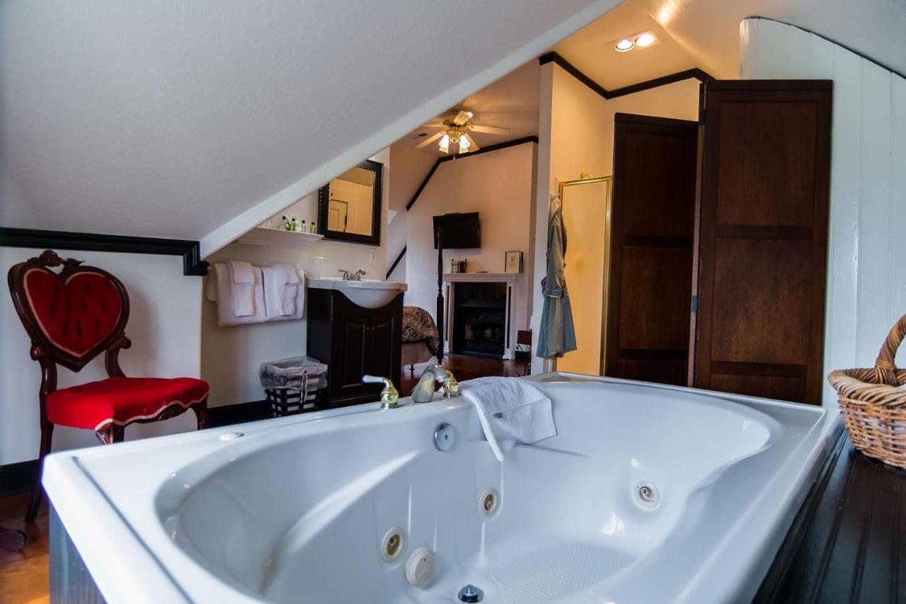  | The Campbell House Inn