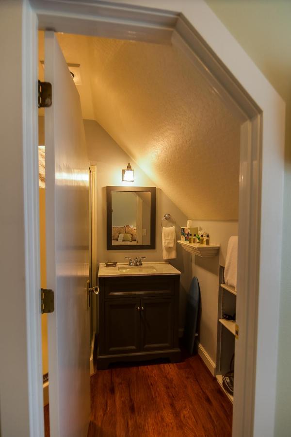  | The Campbell House Inn