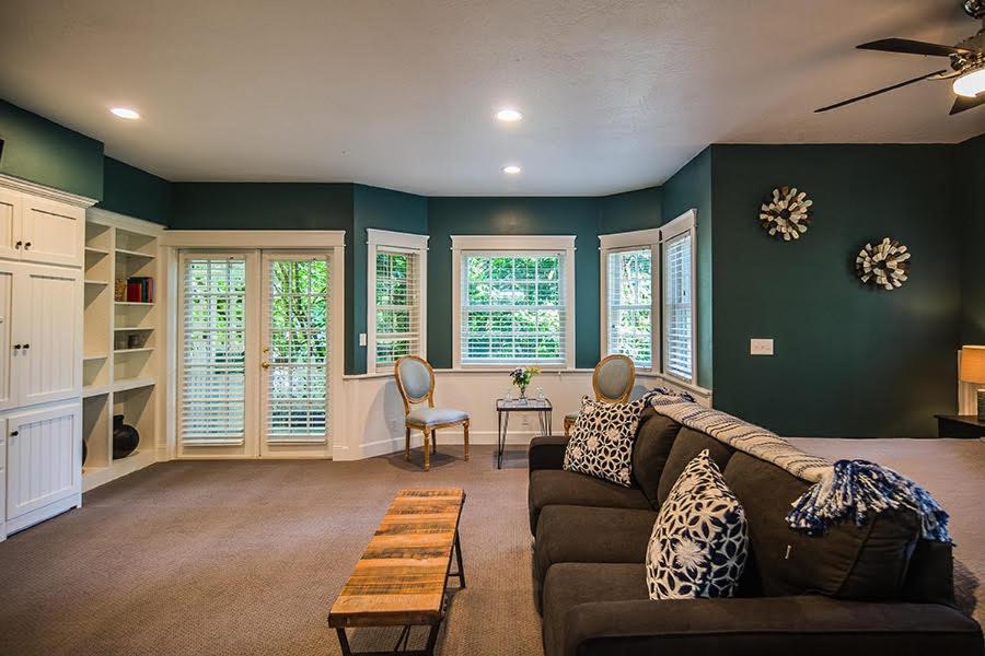  | The Campbell House Inn