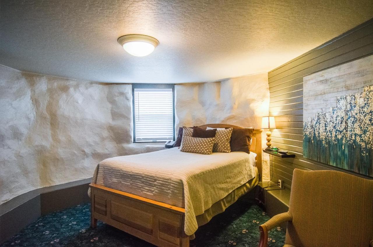  | The Campbell House Inn