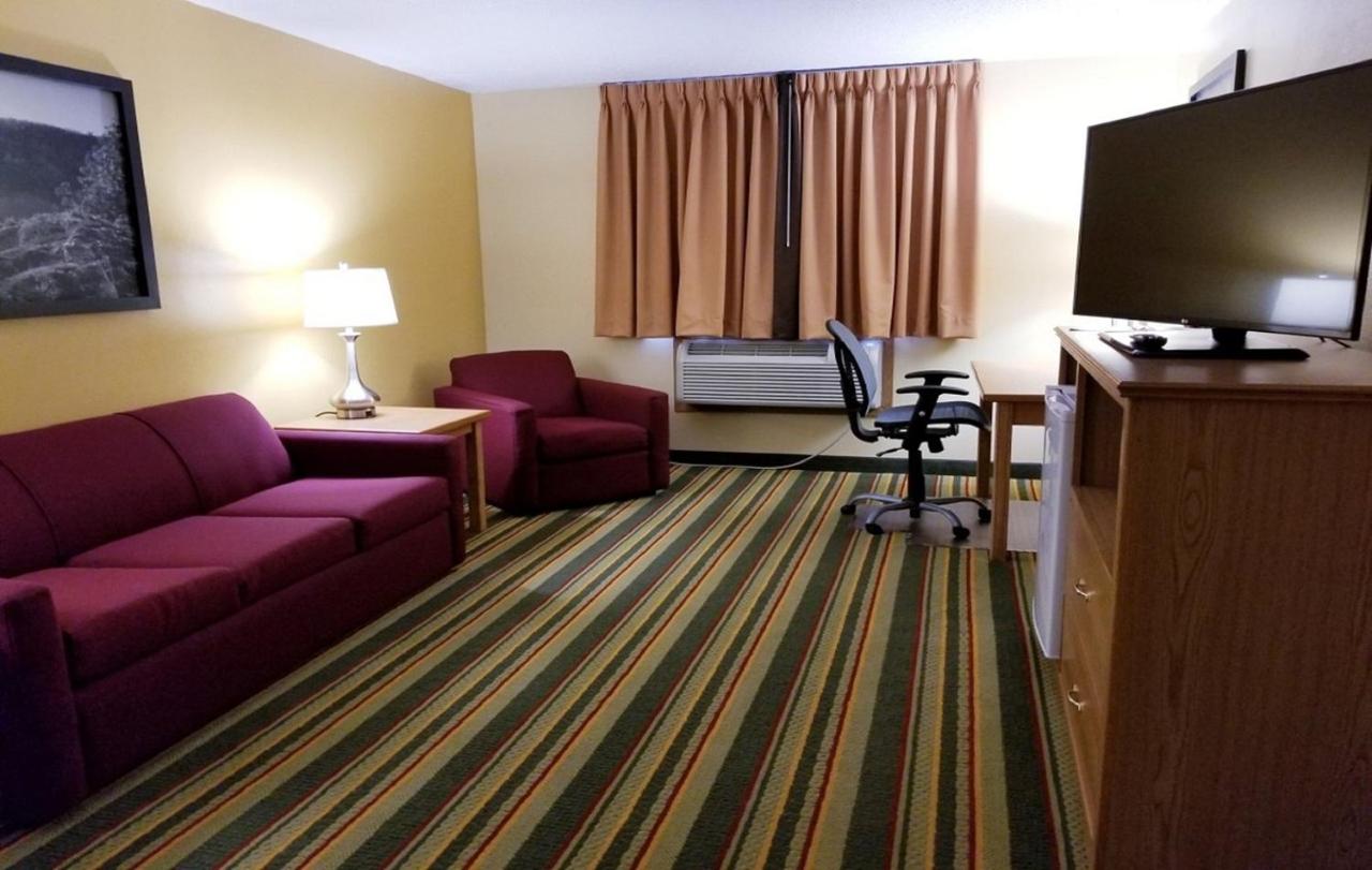 One-Bedroom Suite with Two Queen Beds - Non-Smoking at Super 8 by Wyndham Ottawa Starved Rock