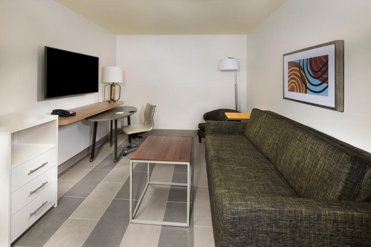 | Holiday Inn Hotel & Suites Arden - Asheville Airport, an IHG Hotel