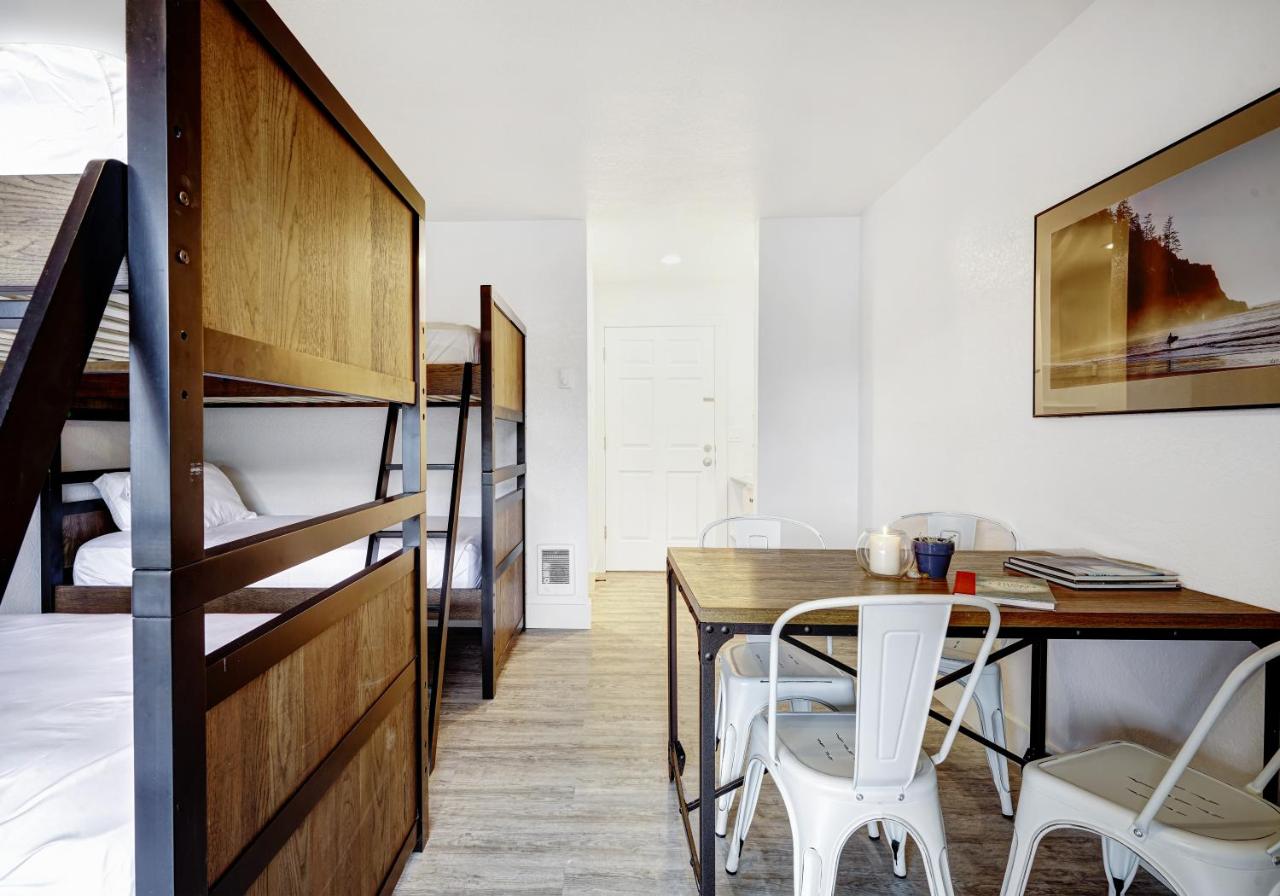 Twin Bunk Room at SCP Depoe Bay