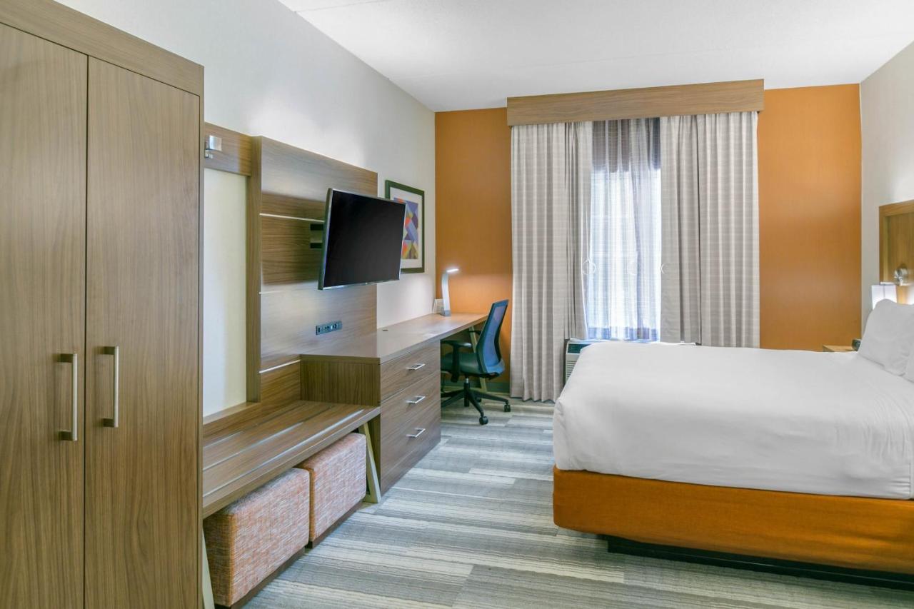  | Holiday Inn Express Hotel & Stes Mt. Arlington Rockaway Area