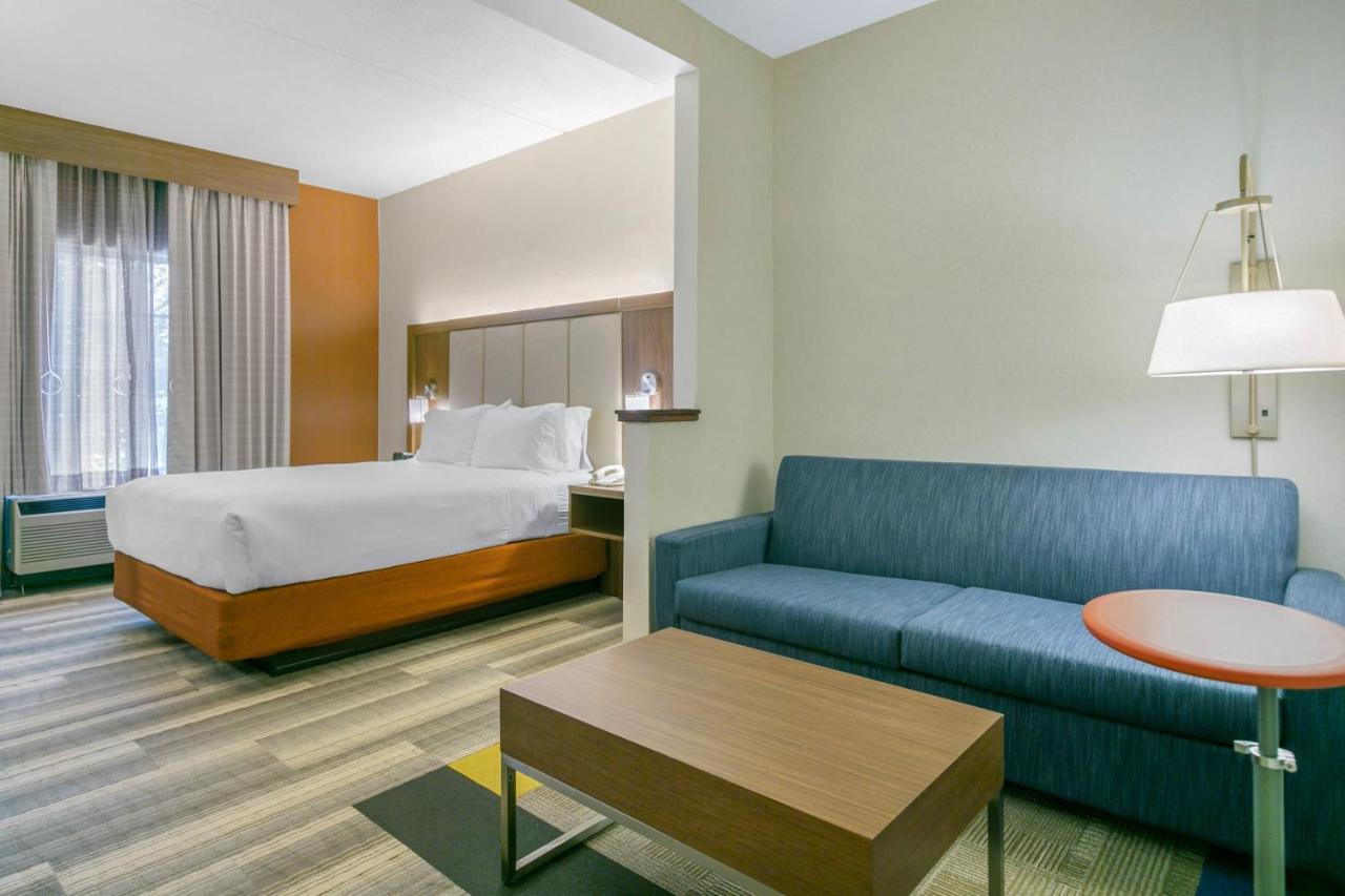 Queen Room - Disability Access at Holiday Inn Express Hotel & Stes Mt. Arlington Rockaway Area by IHG