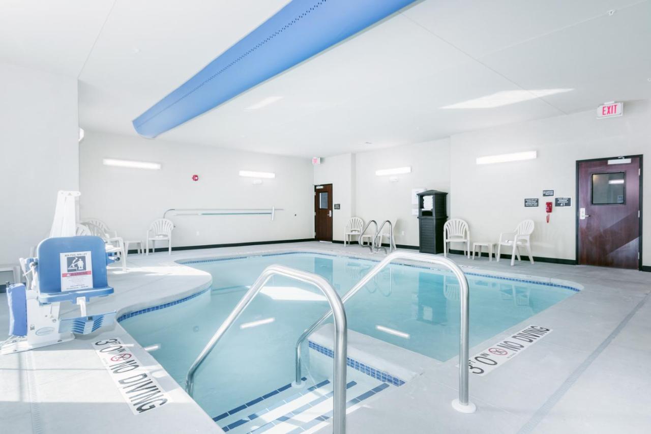  | Cobblestone Hotel & Suites - Janesville