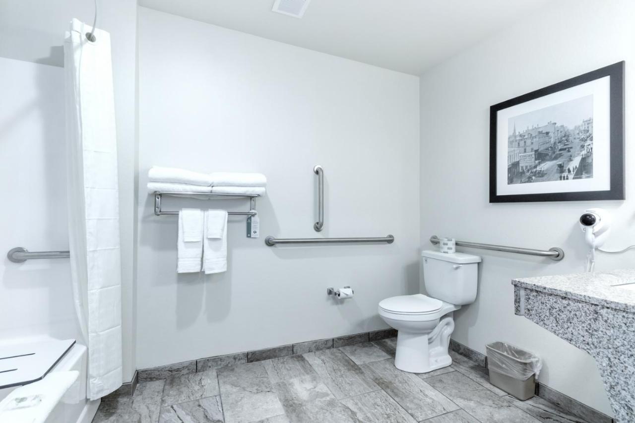  | Cobblestone Hotel & Suites - Janesville