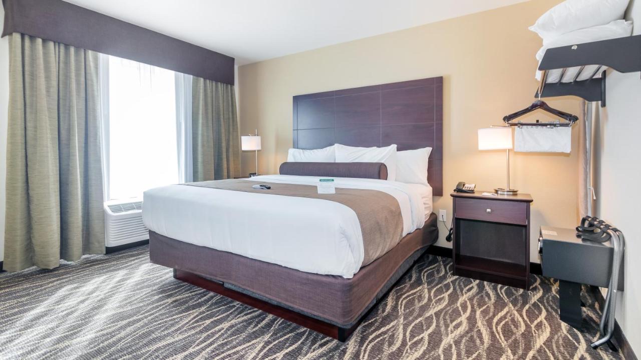  | Cobblestone Hotel & Suites - Janesville