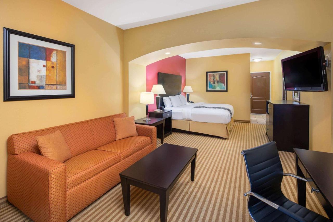 | La Quinta by Wyndham Atlanta Union City