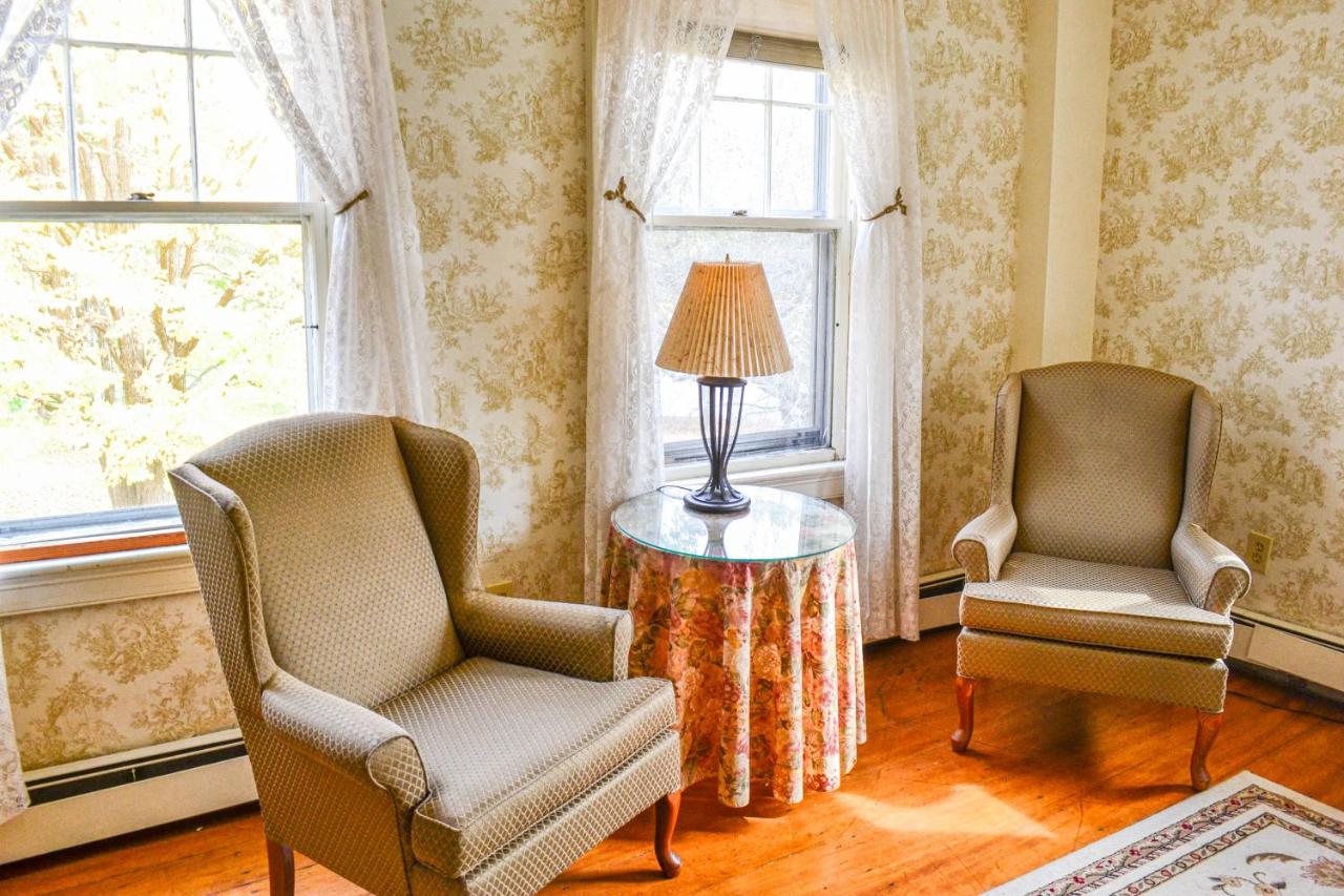 Deluxe Queen Room at The Quechee Inn at Marshland Farm