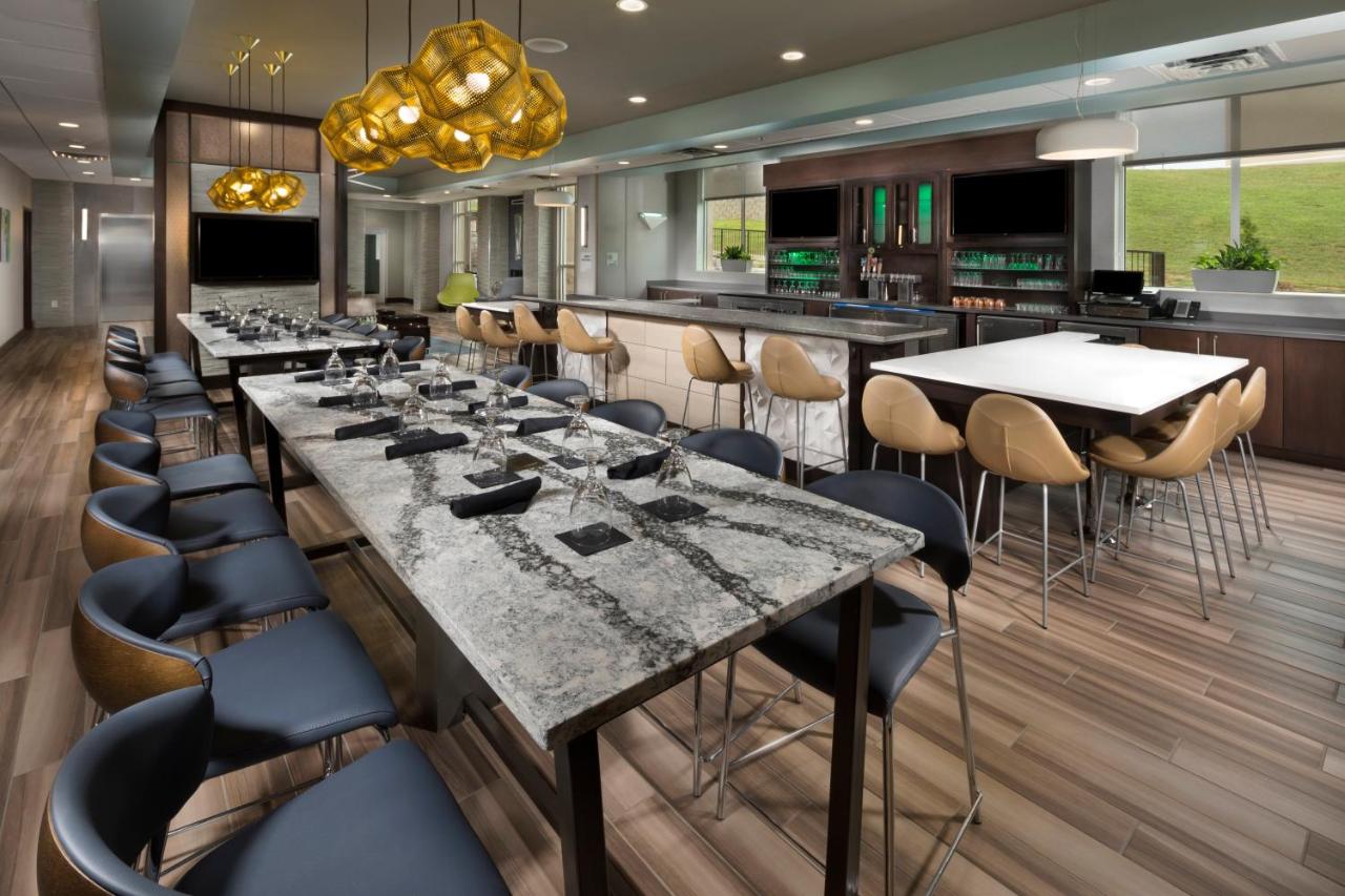 | Holiday Inn Hotel & Suites Arden - Asheville Airport, an IHG Hotel