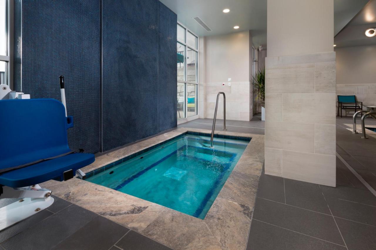 | Holiday Inn Hotel & Suites Arden - Asheville Airport, an IHG Hotel
