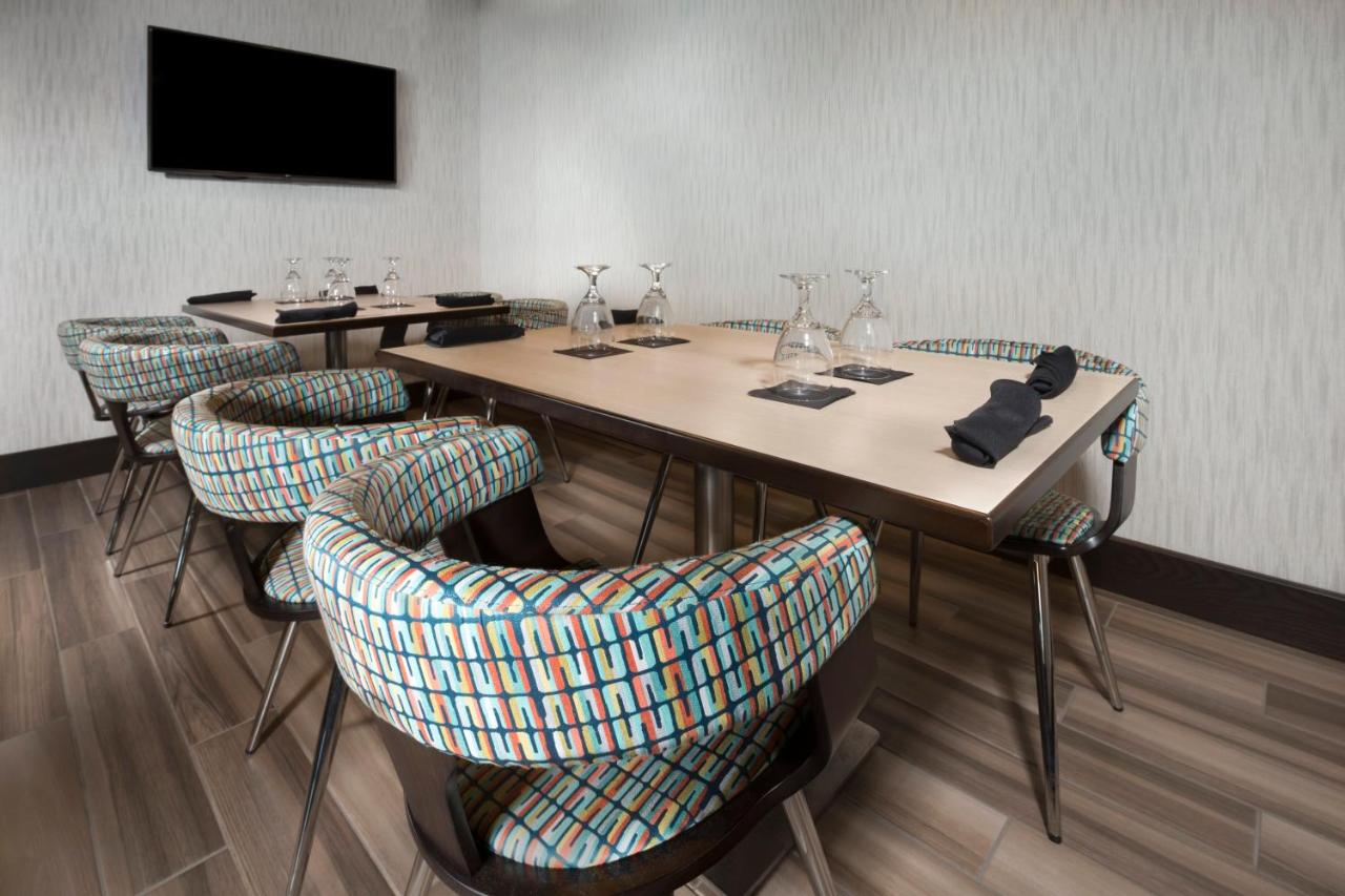 | Holiday Inn Hotel & Suites Arden - Asheville Airport, an IHG Hotel
