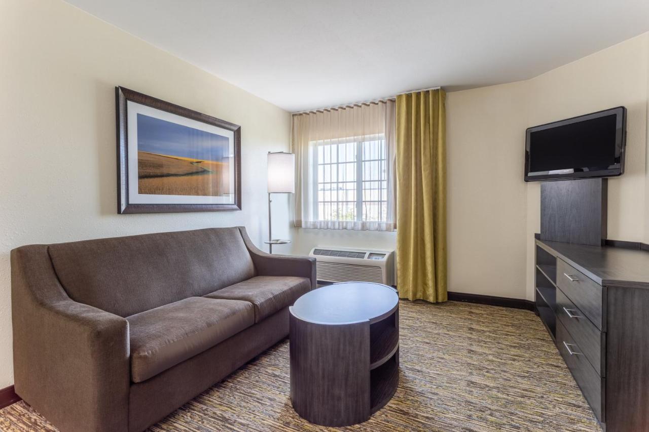 Queen Room with Hearing Accessible Roll-In Shower at Candlewood Suites Aurora-Naperville by IHG