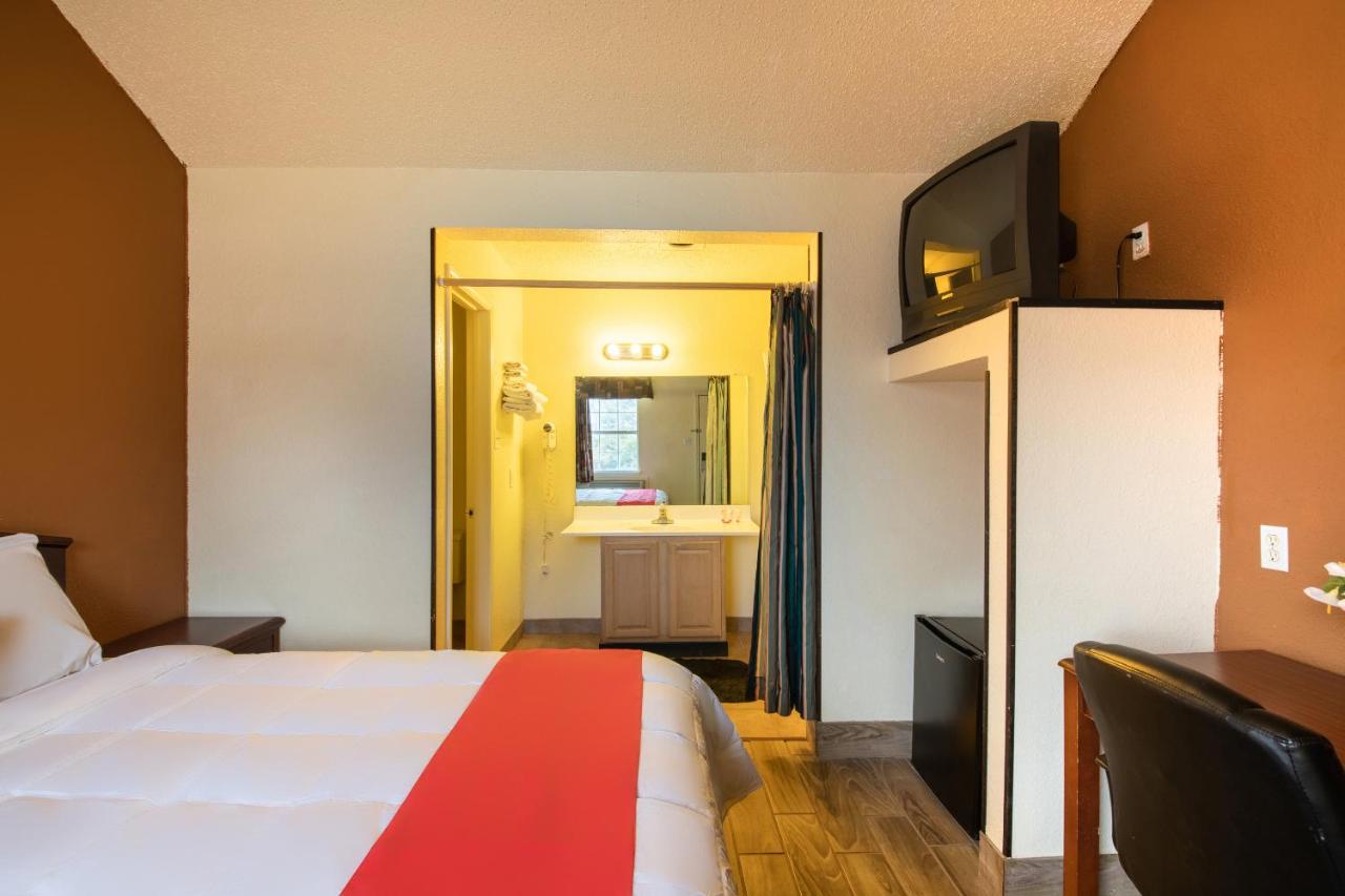  | OYO Hotel Decatur TX Hwy 287 Northwest