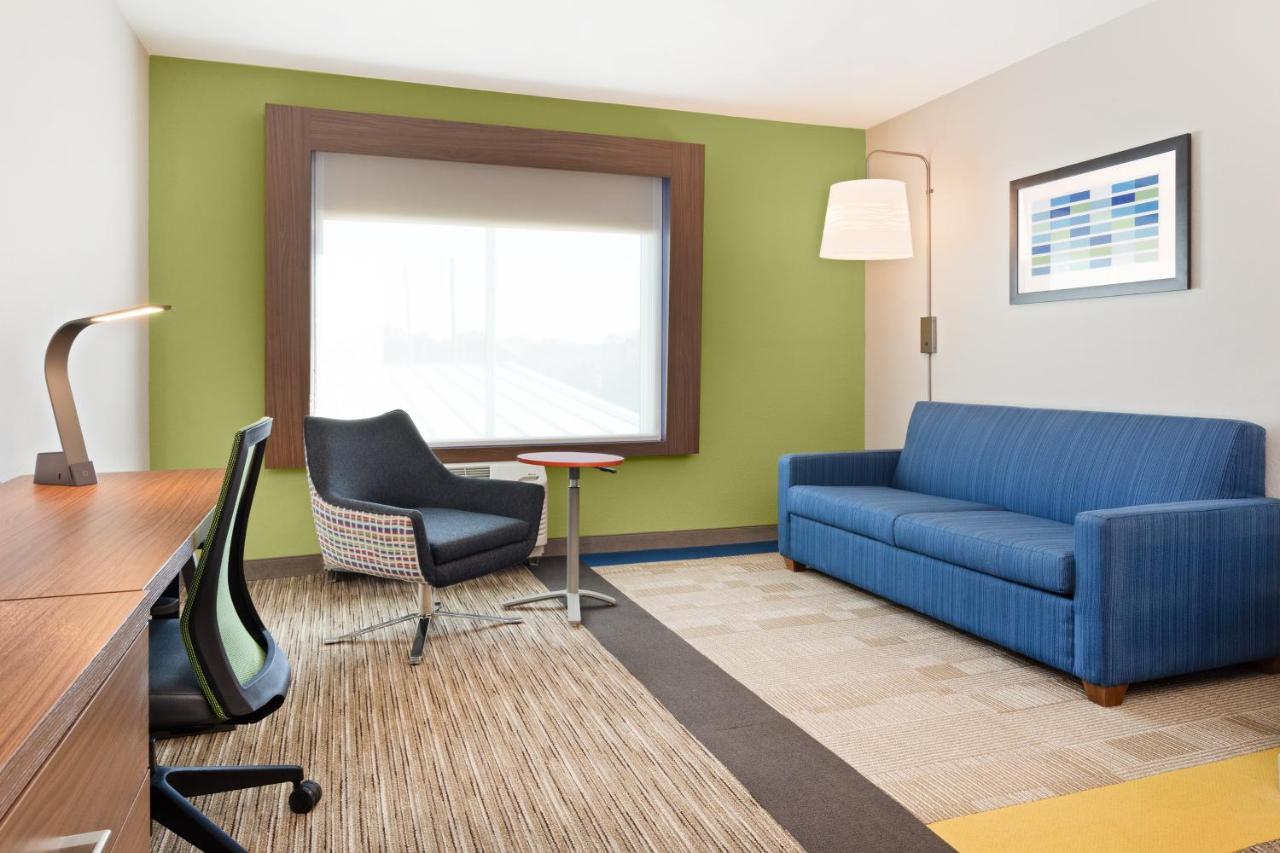 King Suite - Non-Smoking at Holiday Inn Express & Suites Niceville - Eglin Area by IHG